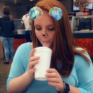 Meet your Posher, Emily